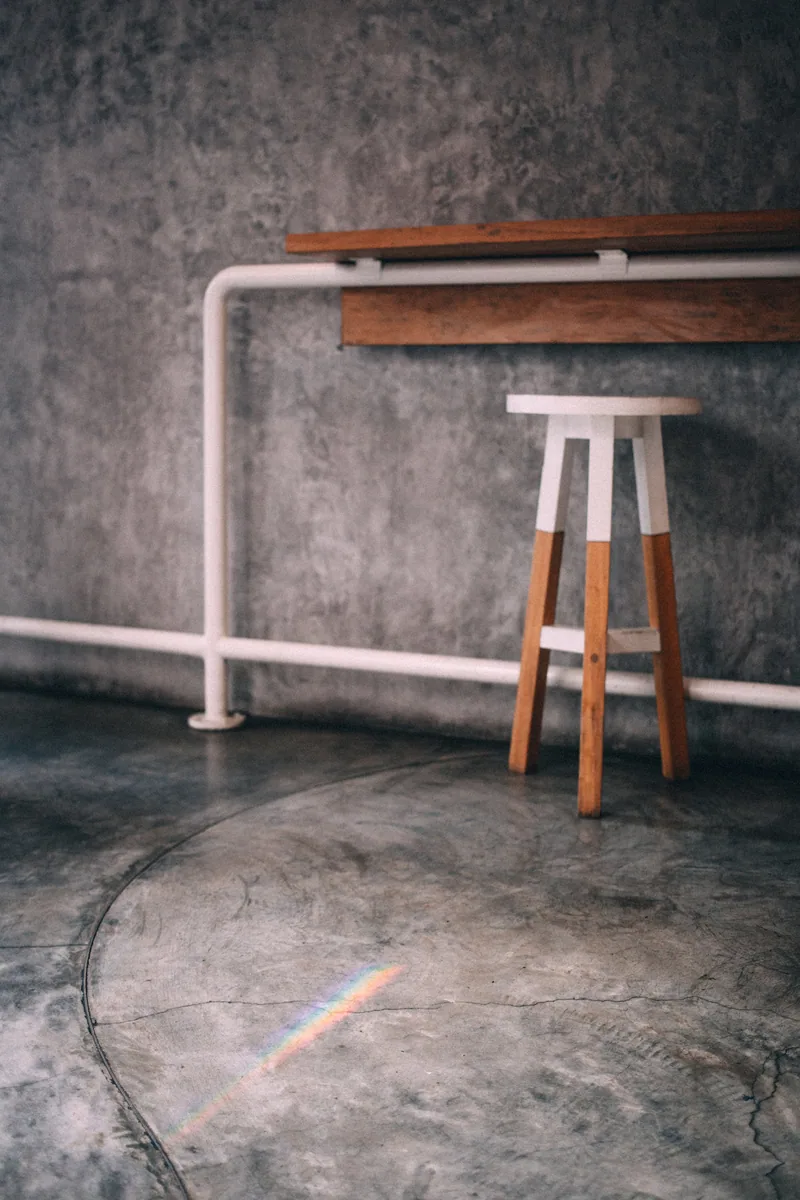 Cave Creek: minimal counter detail against a poured concrete wall